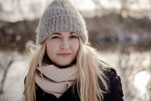 Fotoshooting im Schnee Portraits Fotos von Lisa von Rekowski Fotografie an den Dammaschwiesen in Celle